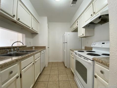 810 Station Street Converse TX 78109