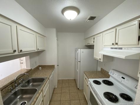 810 Station Street Converse TX 78109