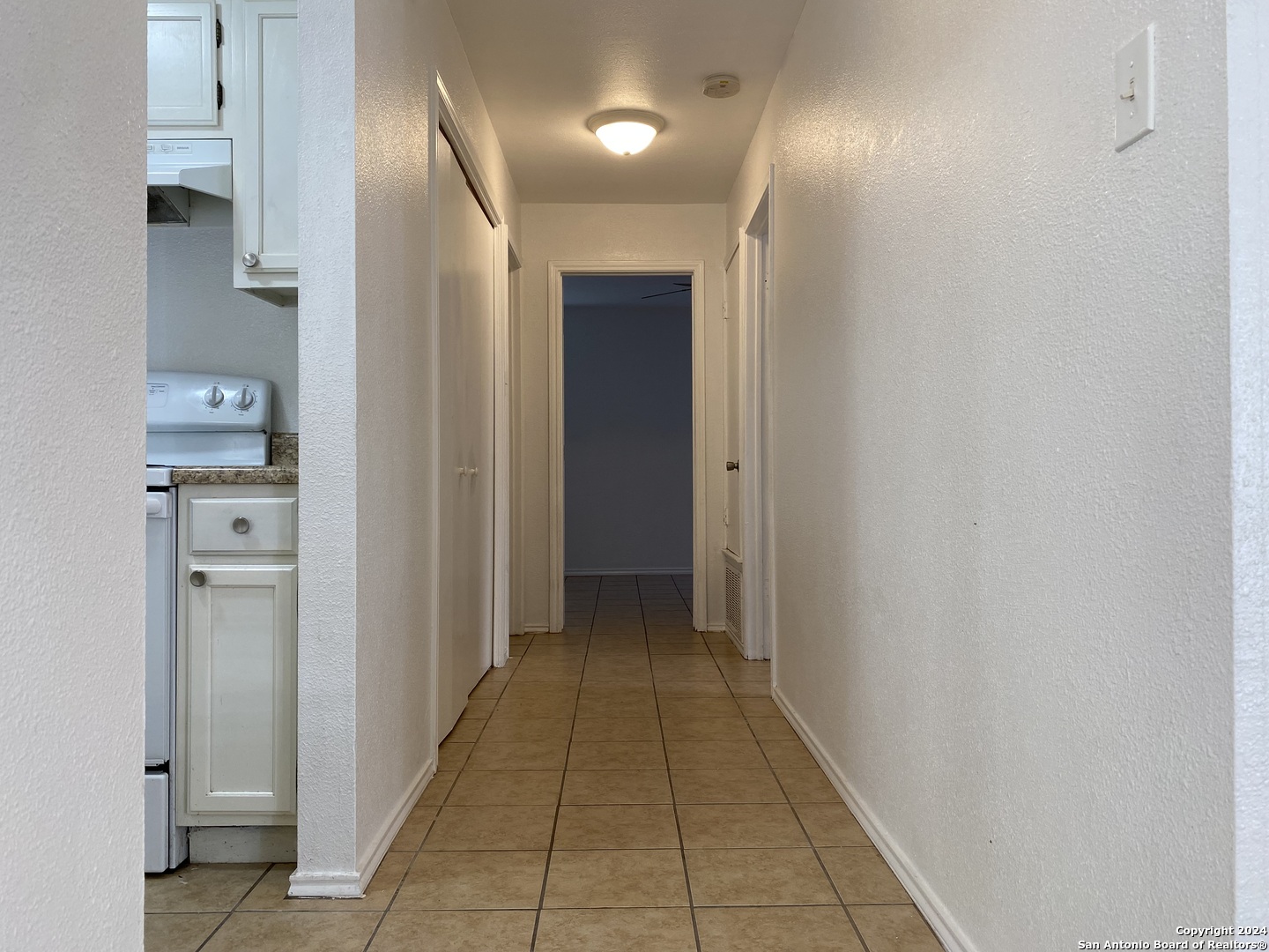 810 Station Street Converse TX 78109