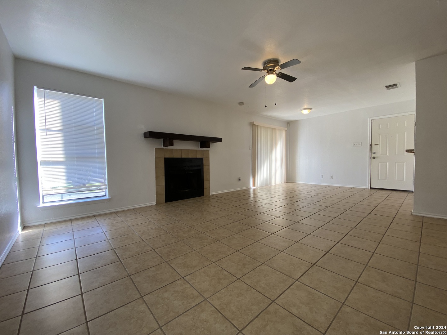 810 Station Street Converse TX 78109