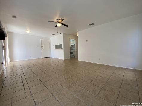 810 Station Street Converse TX 78109