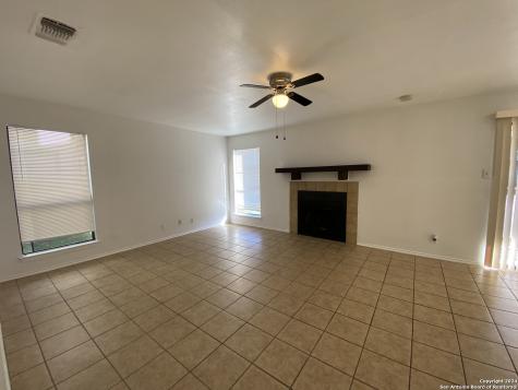 810 Station Street Converse TX 78109