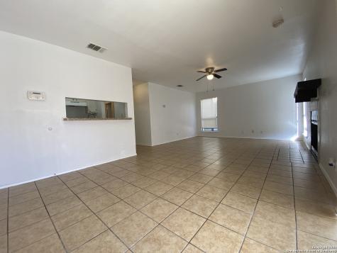810 Station Street Converse TX 78109