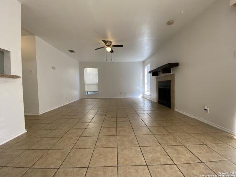 810 Station Street Converse TX 78109