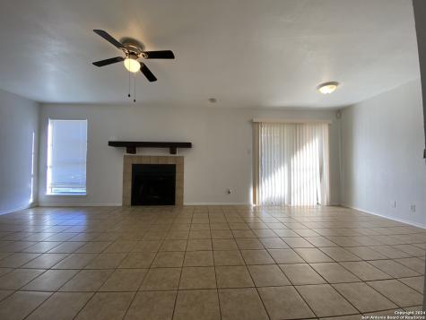 810 Station Street Converse TX 78109