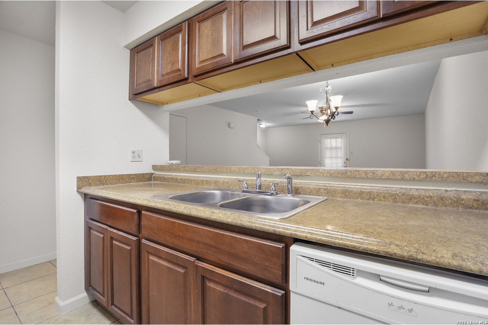 550 Dukeway Universal City TX 78148