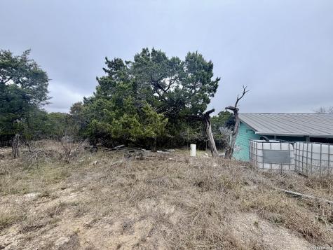 786 39th Lakehills TX 78063
