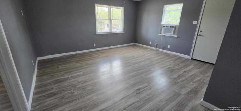 1040 Clower San Antonio TX 78201