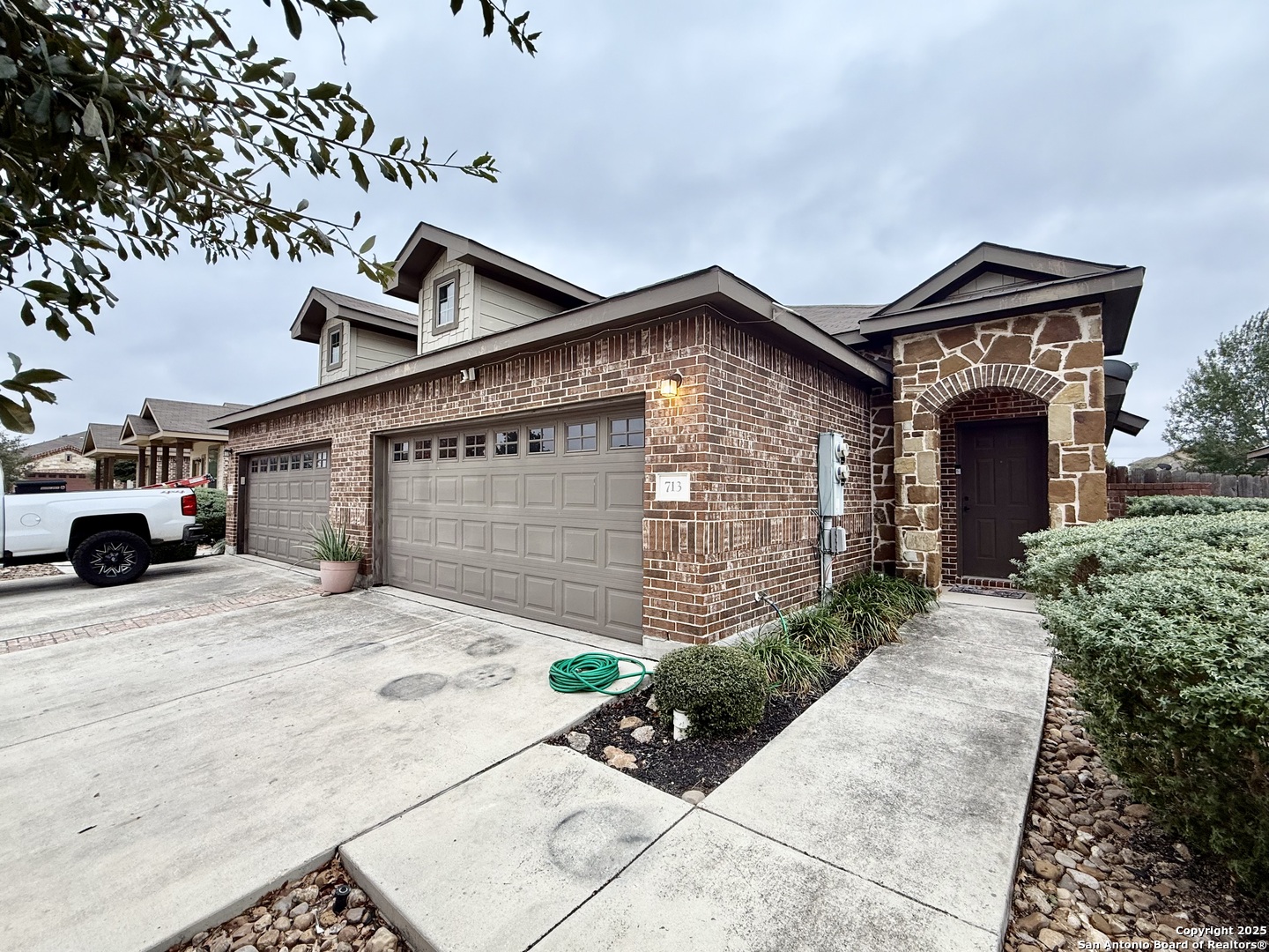 713/717 Creekside Circle New Braunfels TX 78130
