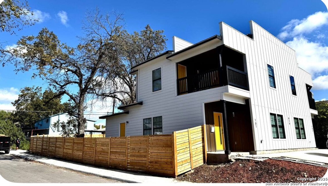 829 Kayton Avenue San Antonio TX 78210