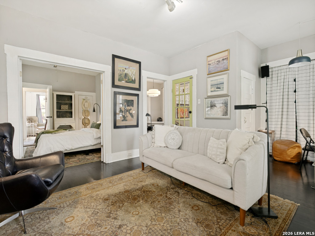 200 Queen Anne Court San Antonio TX 78209