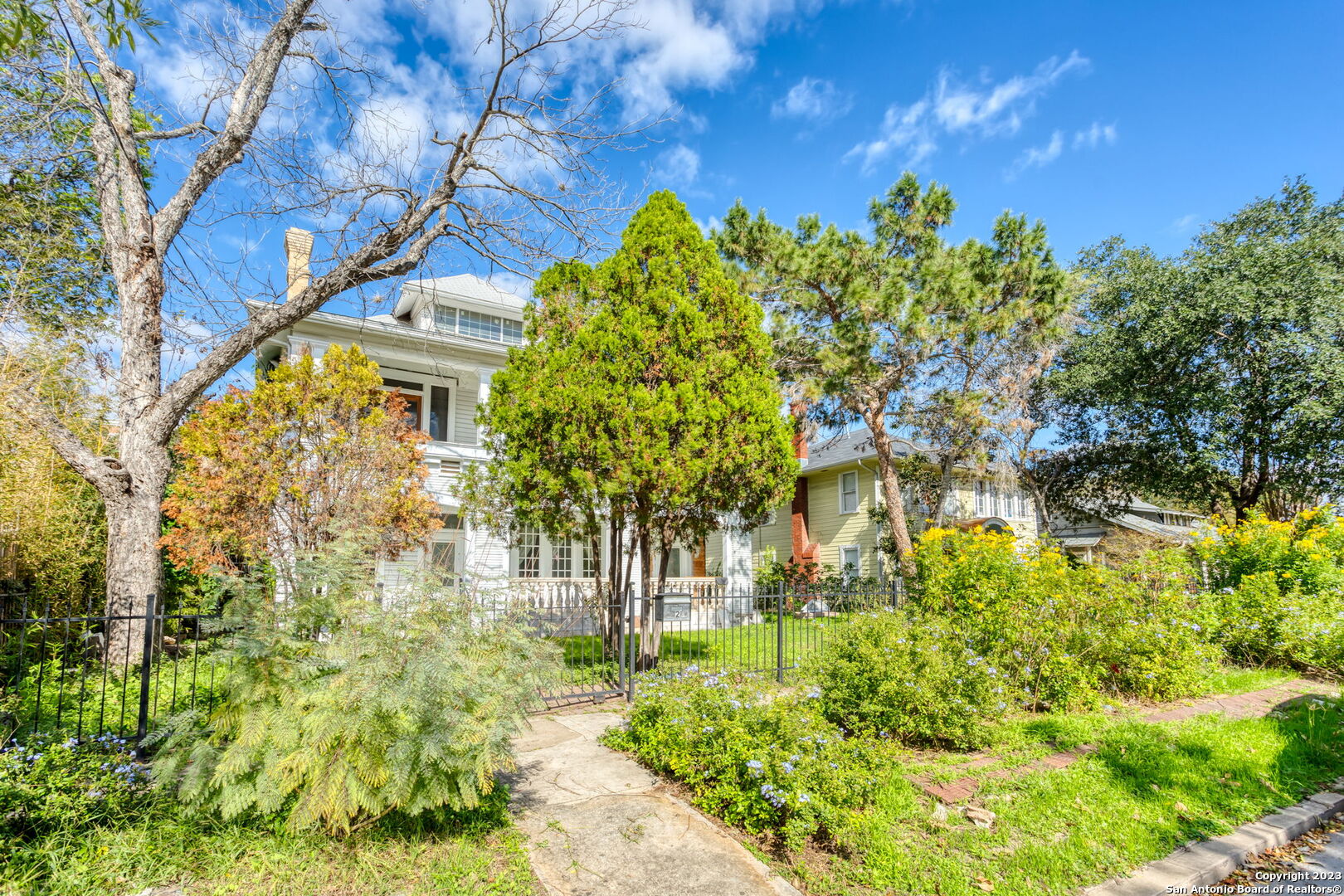235 W Mistletoe Avenue San Antonio TX 78212