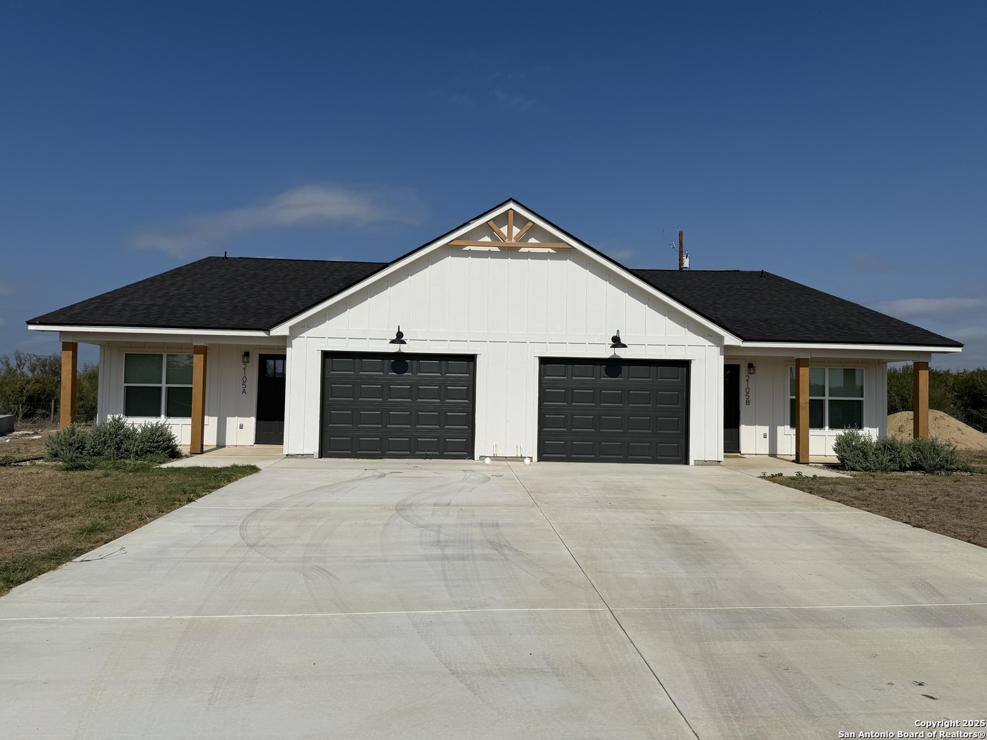 2105 Vista Rosa Three Rivers TX 78071