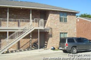 525 Dukeway Universal City TX 78148