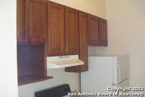 525 Dukeway Universal City TX 78148