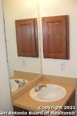 525 Dukeway Universal City TX 78148