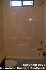 525 Dukeway Universal City TX 78148