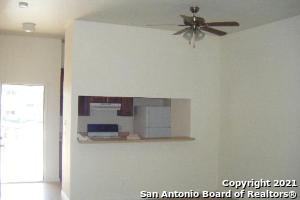 525 Dukeway Universal City TX 78148