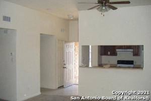 525 Dukeway Universal City TX 78148
