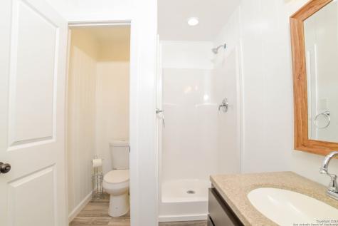 215 Greenlawn Pleasanton TX 78064