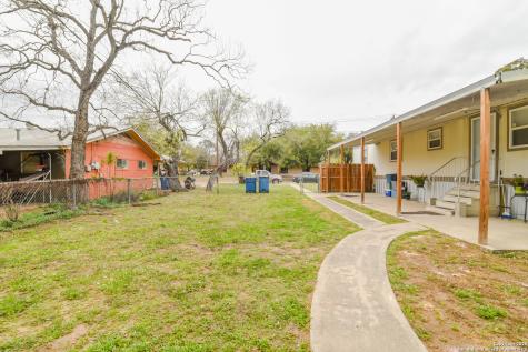 215 Greenlawn Pleasanton TX 78064