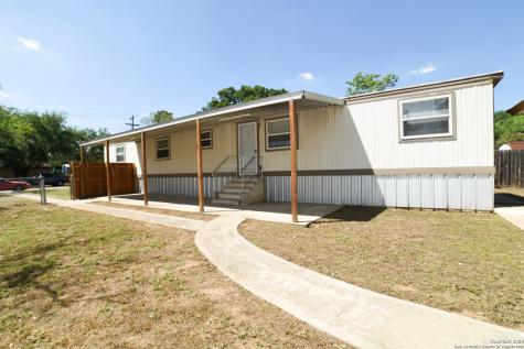 215 Greenlawn Pleasanton TX 78064