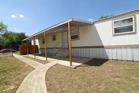 215 Greenlawn Pleasanton TX 78064