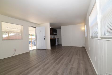 215 Greenlawn Pleasanton TX 78064