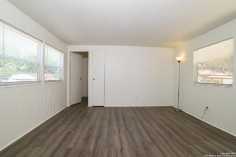215 Greenlawn Pleasanton TX 78064