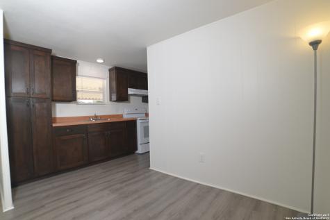 215 Greenlawn Pleasanton TX 78064