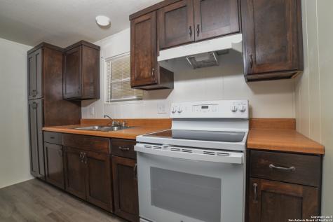 215 Greenlawn Pleasanton TX 78064