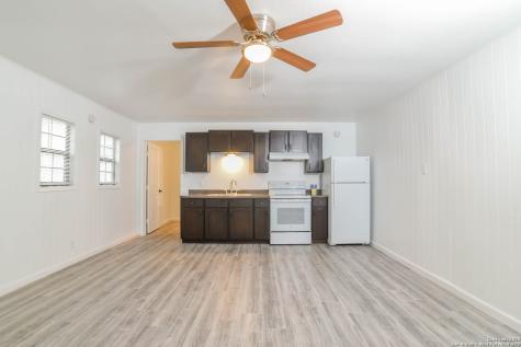 215 Greenlawn Pleasanton TX 78064