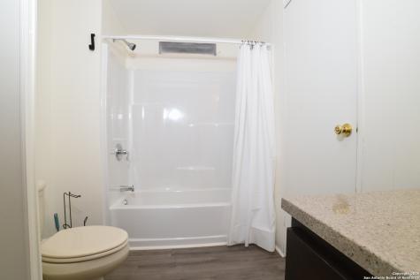 215 Greenlawn Pleasanton TX 78064