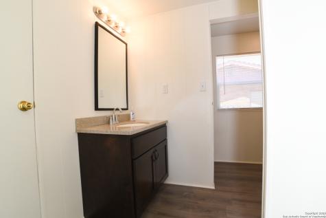 215 Greenlawn Pleasanton TX 78064