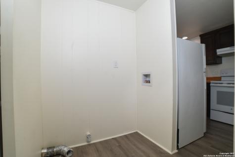 215 Greenlawn Pleasanton TX 78064
