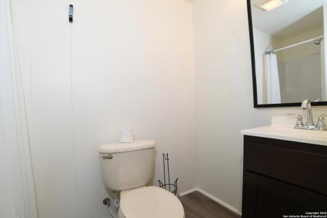 215 Greenlawn Pleasanton TX 78064