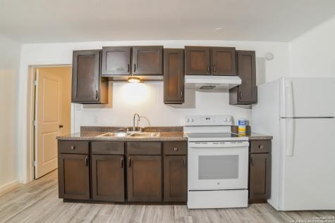 215 Greenlawn Pleasanton TX 78064