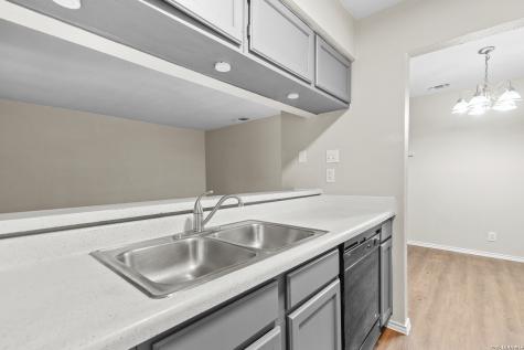 5230 Meadow Rise San Antonio TX 78250