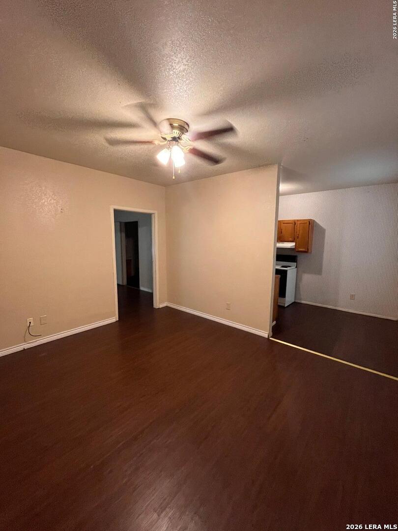 6911 N Us Highway 281 Pleasanton TX 78064