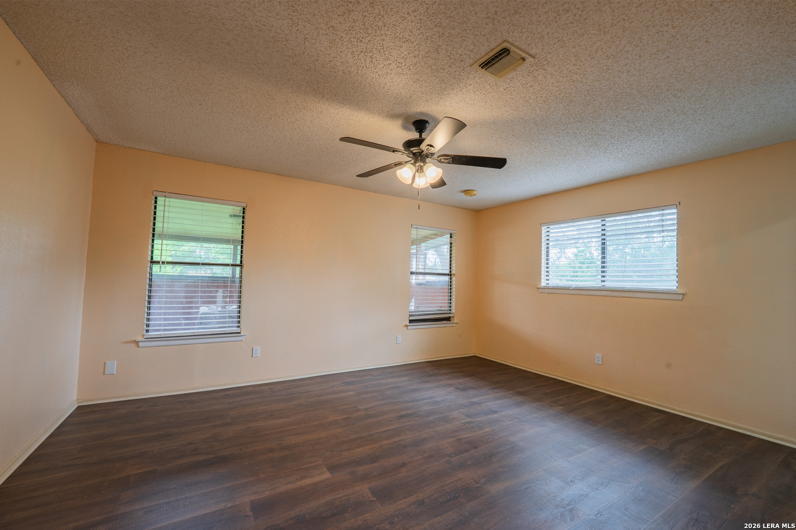 1002 River Oak Drive Seguin TX 78155