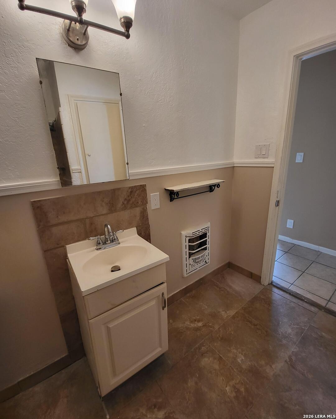 2443 W Huisache Avenue San Antonio TX 78228