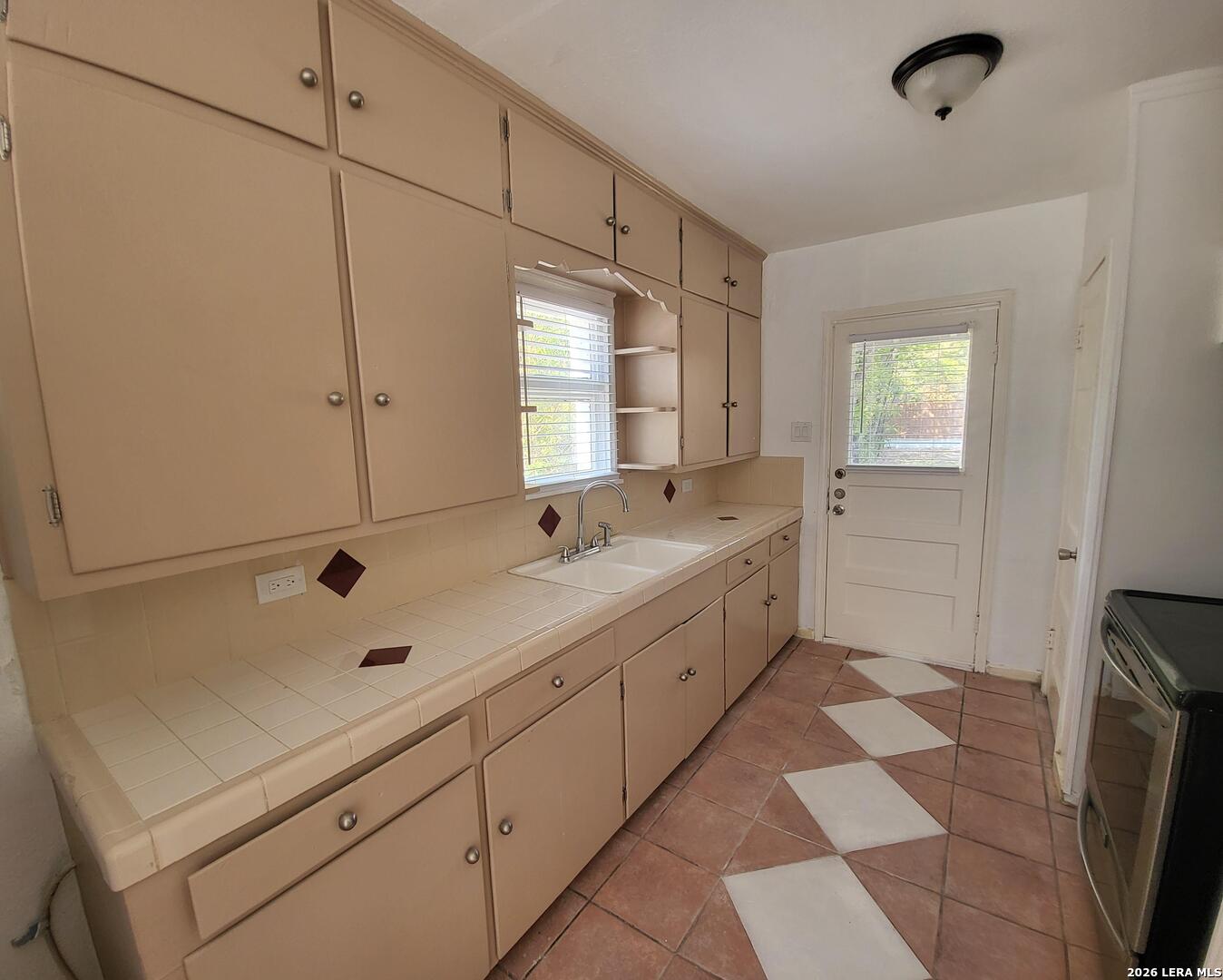 2443 W Huisache Avenue San Antonio TX 78228
