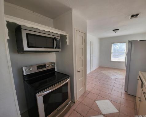 2443 W Huisache Avenue San Antonio TX 78228