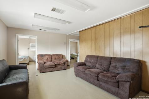 298 Sh-239 Kenedy TX 78119