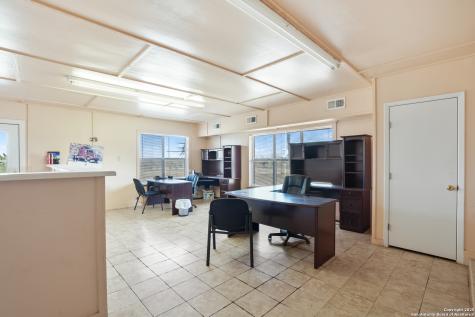 298 Sh-239 Kenedy TX 78119