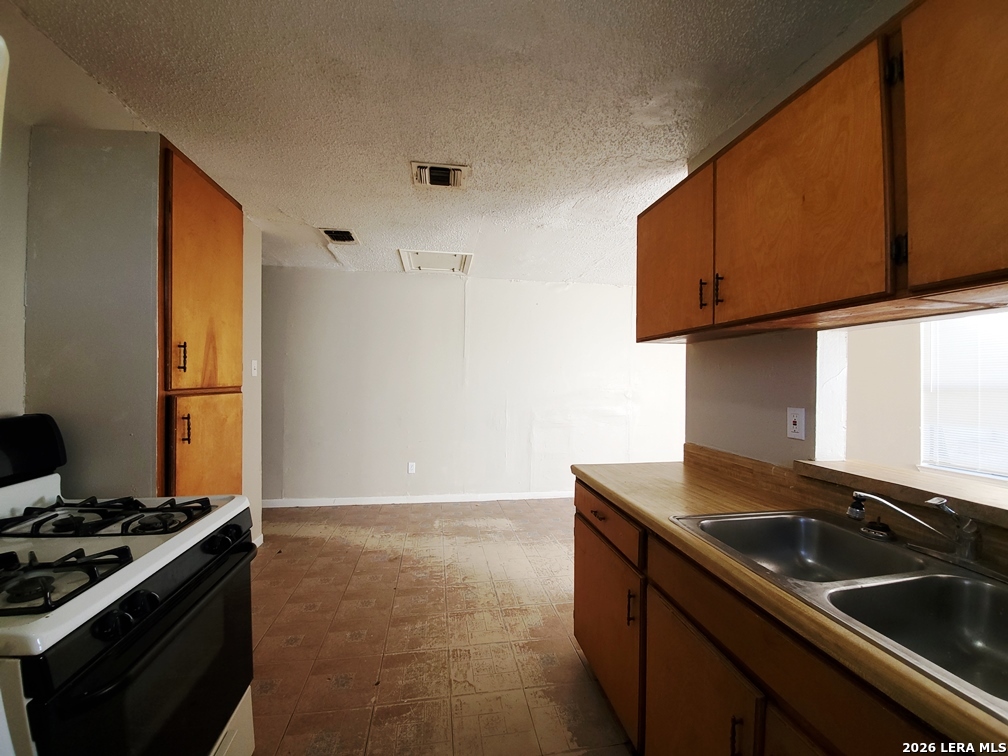 918 Hampton Street San Antonio TX 78220