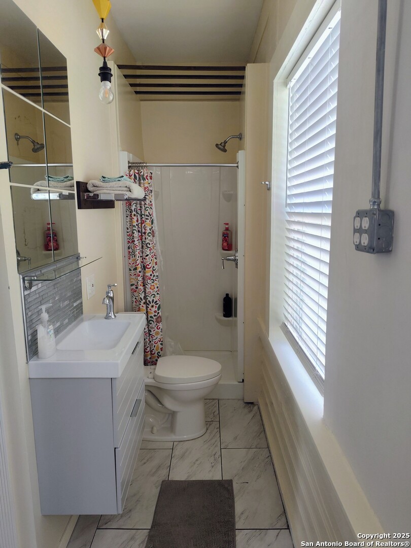 1901 Interstate 35 San Antonio TX 78208