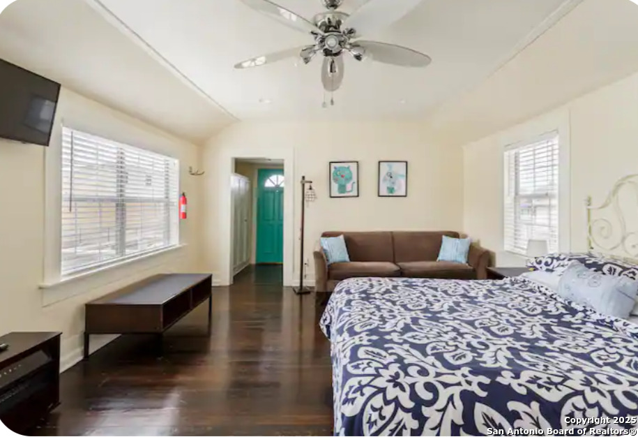 1901 Interstate 35 San Antonio TX 78208