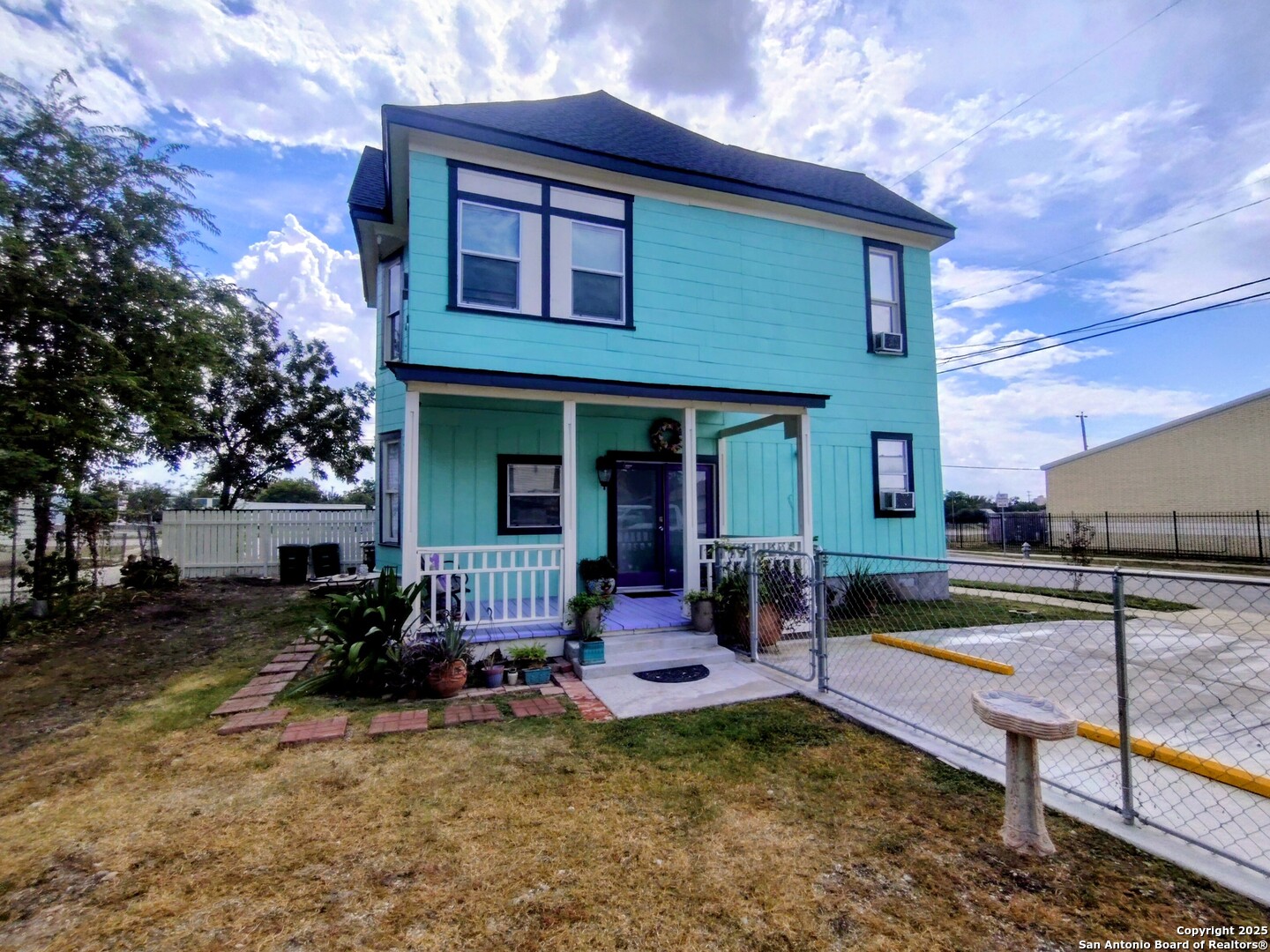 1901 Interstate 35 San Antonio TX 78208