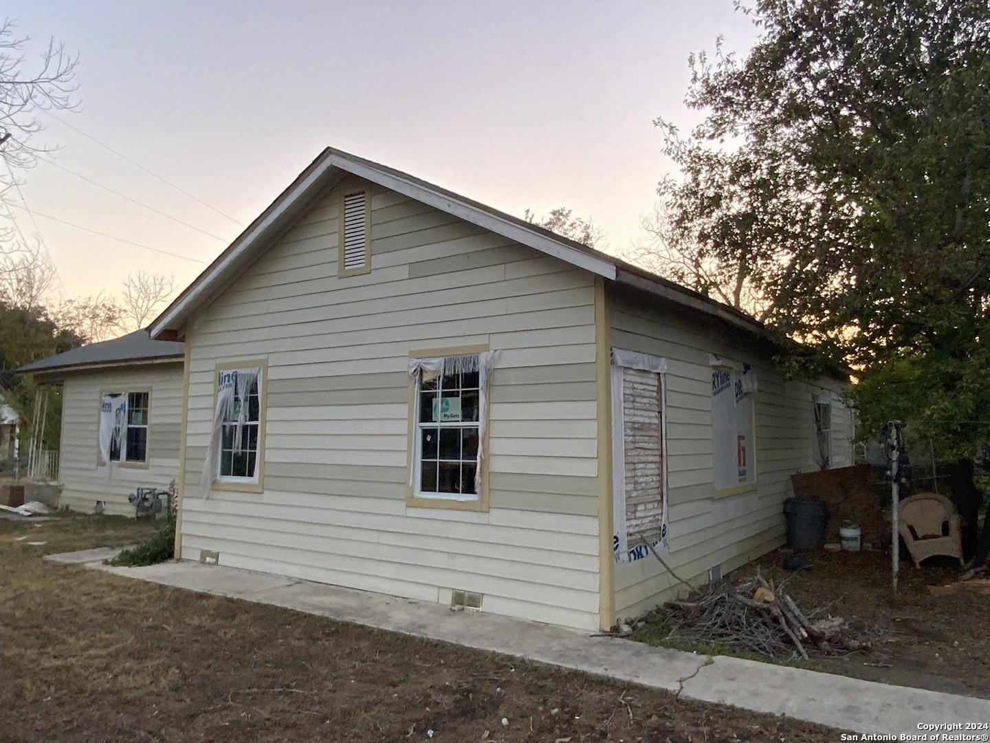 341&343 Avondale Avenue San Antonio TX 78223